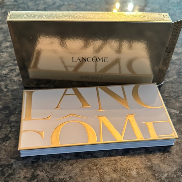 Lancôme Gold and White Makeup Palette - Picture 1 of 8